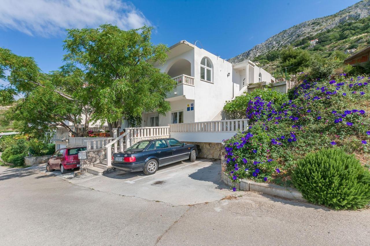 Apartments Zdenka Omis Exterior photo