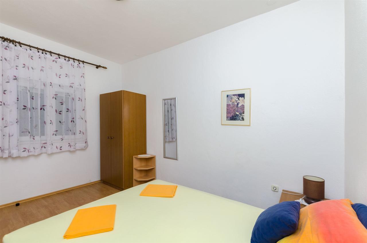 Apartments Zdenka Omis Exterior photo