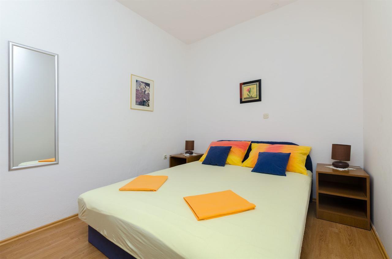 Apartments Zdenka Omis Exterior photo