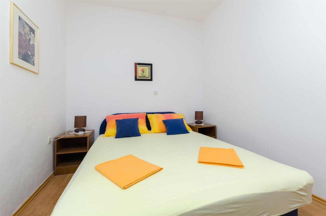 Apartments Zdenka Omis Exterior photo